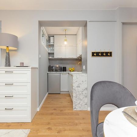 City Center Apartment Near The Vistula By Noclegi Renters Varsovia Exterior foto