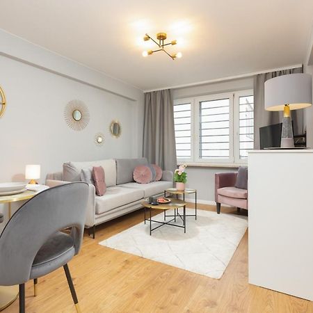 City Center Apartment Near The Vistula By Noclegi Renters Varsovia Exterior foto
