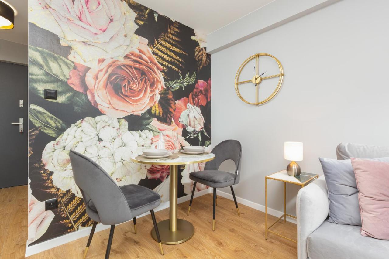City Center Apartment Near The Vistula By Noclegi Renters Varsovia Exterior foto