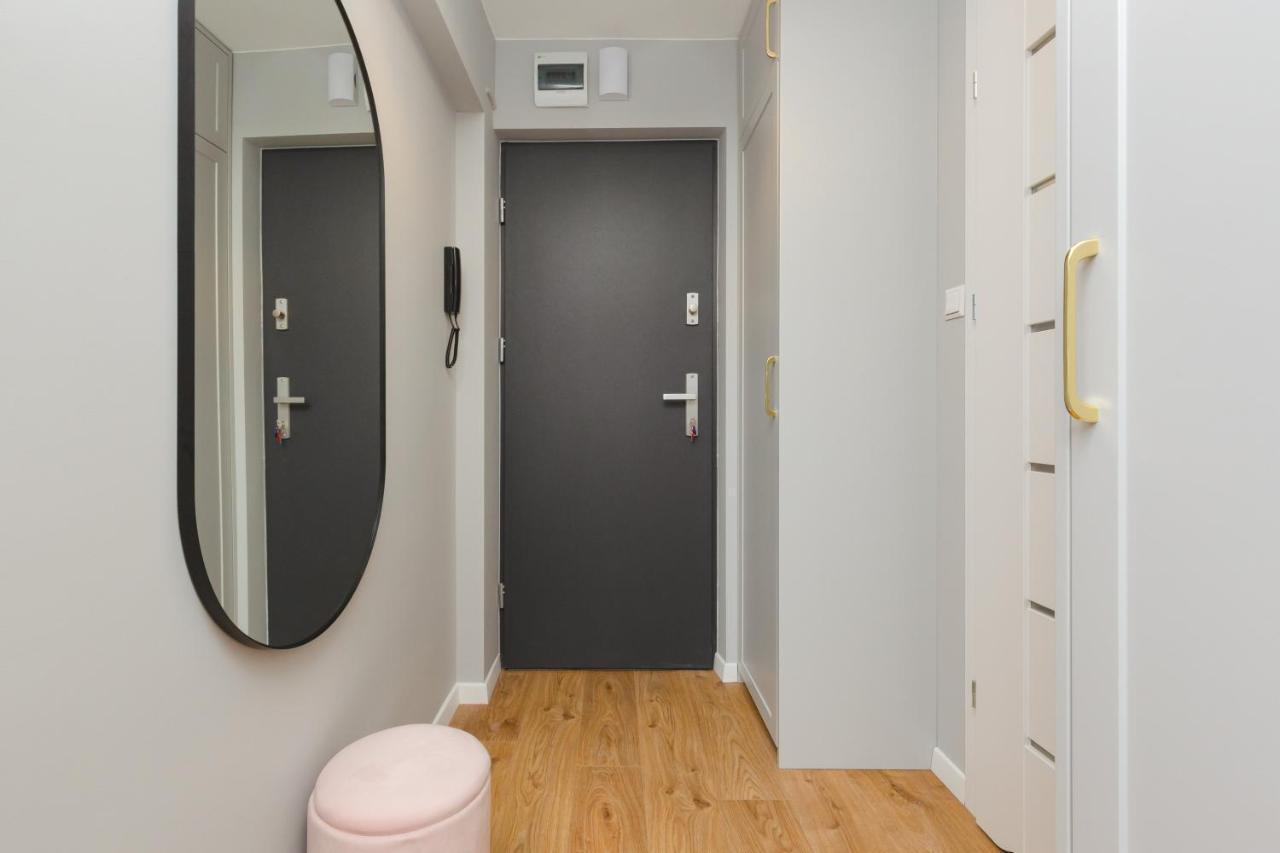 City Center Apartment Near The Vistula By Noclegi Renters Varsovia Exterior foto