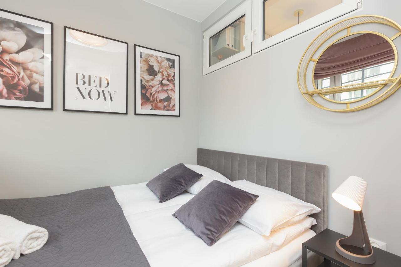 City Center Apartment Near The Vistula By Noclegi Renters Varsovia Exterior foto