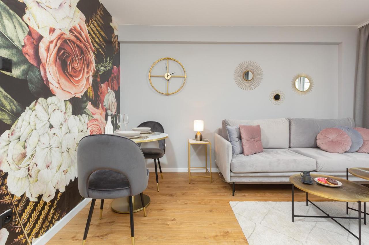 City Center Apartment Near The Vistula By Noclegi Renters Varsovia Exterior foto